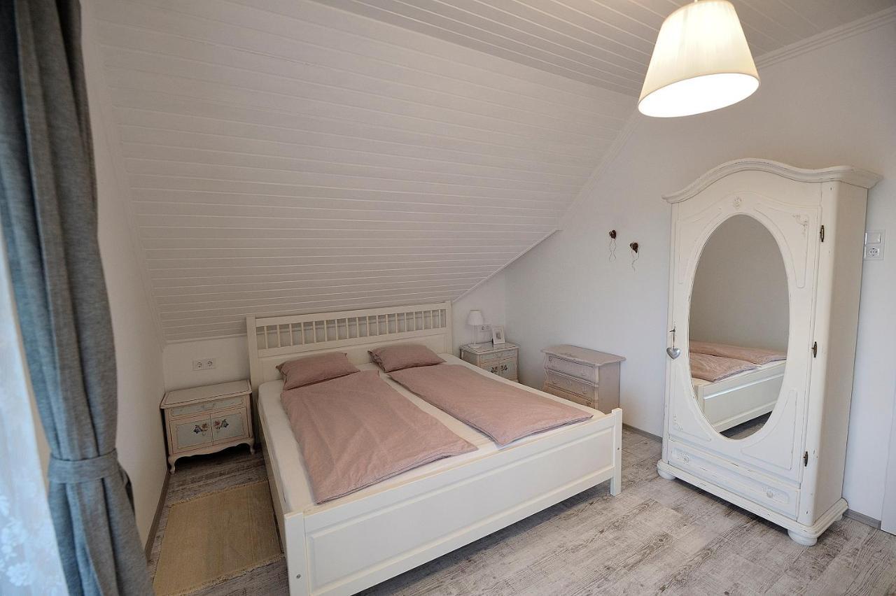 Vintage Lelle Apartment *